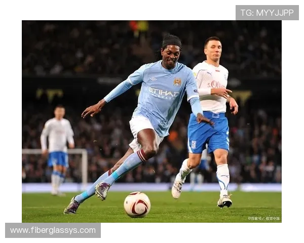 通过米兰官方手机版随时关注球队战绩和精彩比赛回放内容